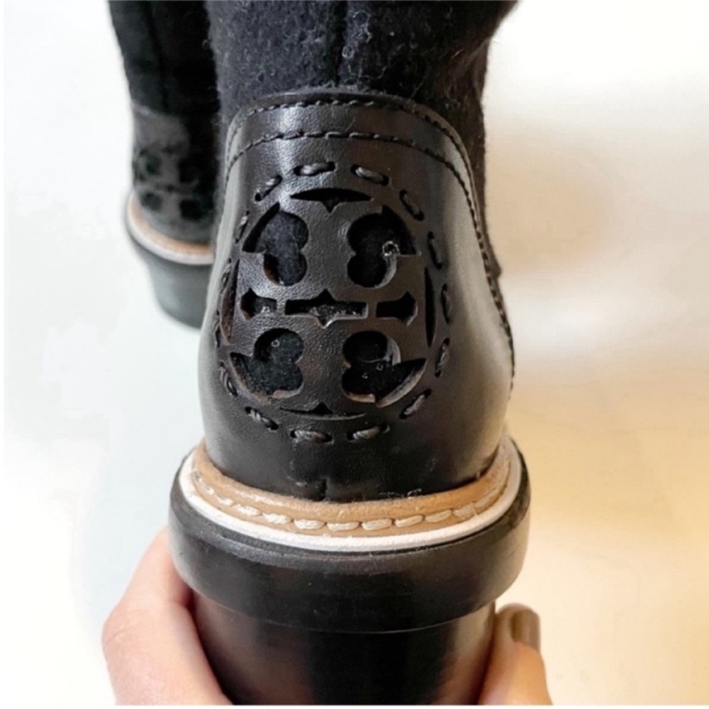 New Tory Burch Miller 60MM Black Lug Sole Shearling Boots Size 7.5 - Picture 5 of 13